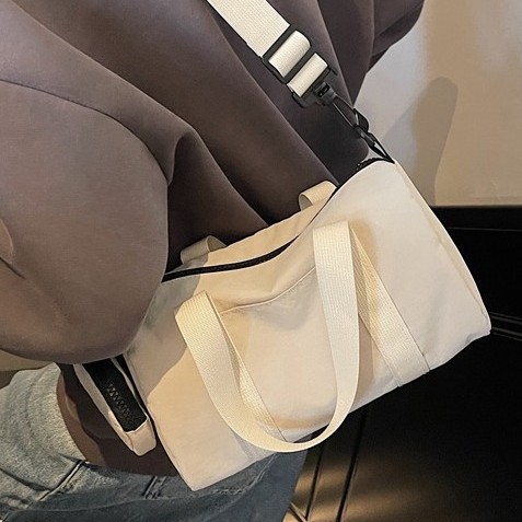 Casual and simple handbag, 2024 summer style, trendy and high-quality single-shoulder bag, large capacity, beautiful crossbody travel and fitness bag Specification drawing