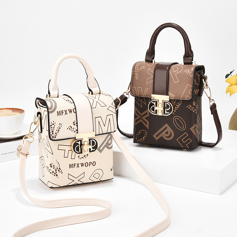 The 2023 new style of women's crossbody mobile phone bag is super popular, fashionable and stylish. It's a high-end and niche crossbody bag for spring and summer details Picture