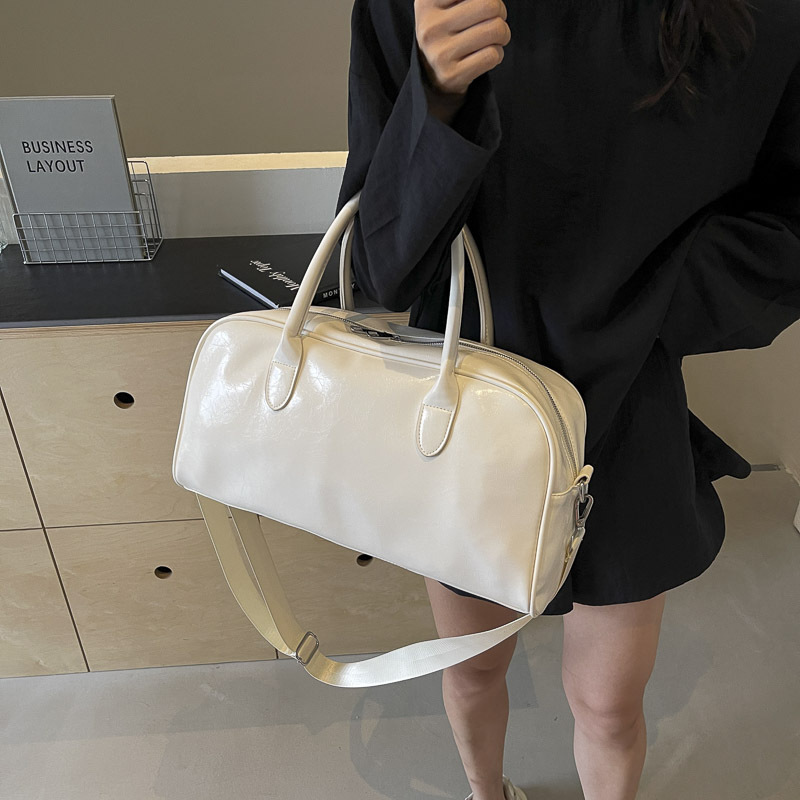 Wholesale of small, lightweight wedding storage handbags made of PU leather for women, large-capacity outdoor luggage bags and fitness bags Specification drawing