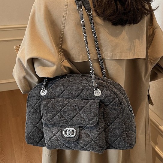 A new retro denim bag from trendy Boston, a small chanel-style diamond-shaped chain tote bag, and a large-capacity underarm bag for women Specification drawing