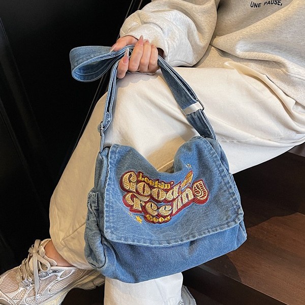 New cartoon large-capacity Japanese-style single-shoulder bag, casual and soft denim messenger bag, niche embroidery versatile crossbody bag full figure