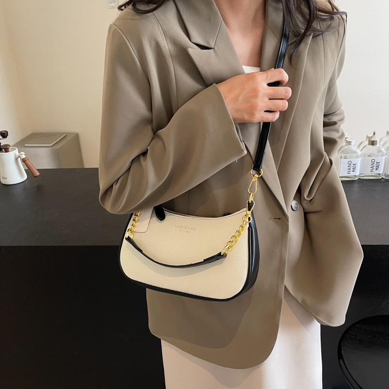 The 2024 new soft-faced underarm bag for women, a high-end single-shoulder bag, is casual and versatile, and features a high-quality chain crossbody small bag Application Scenario