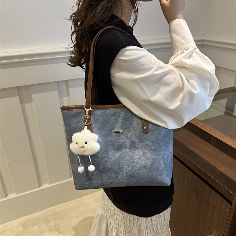 A simple and versatile women's large-capacity 2024 new autumn and winter casual single-shoulder bag, a fashionable tote bag for work and commuting Specification drawing