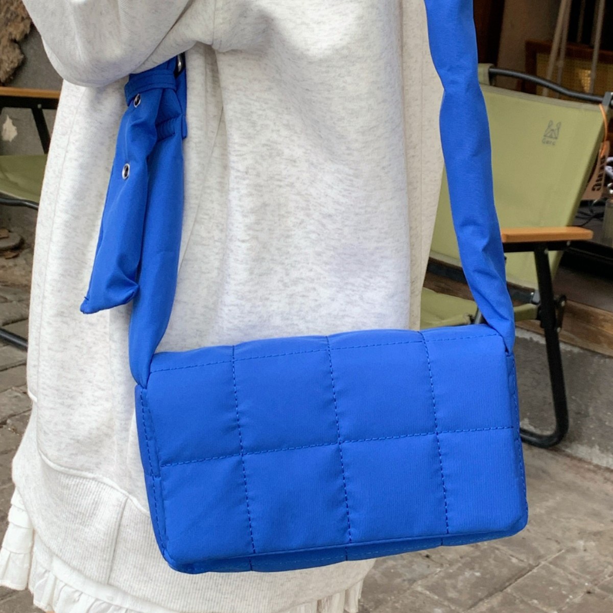 Sponge woven pillow bag for women 2024 autumn/Winter new cotton-padded jacket bag, small square bag, niche fashion, single-shoulder crossbody bag details Picture