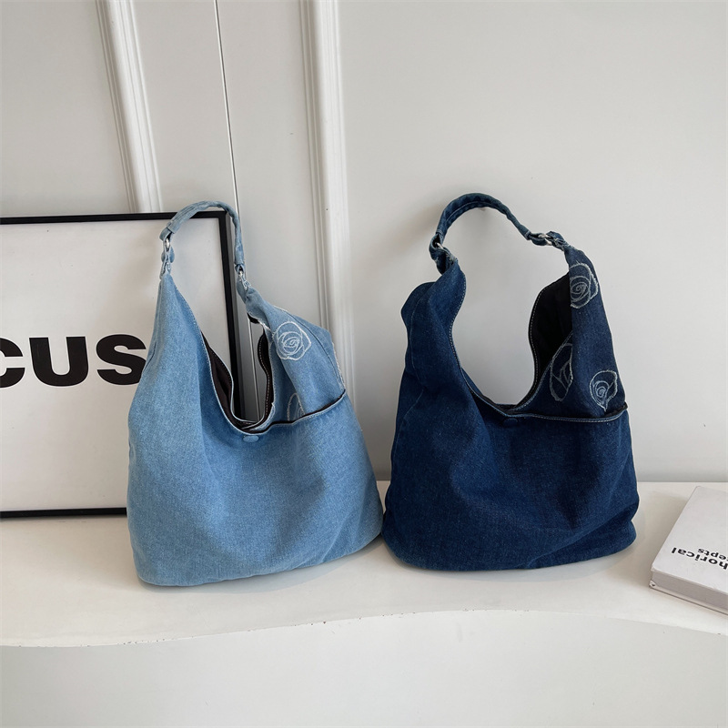 Rose patchwork denim canvas bag for women, 2024 new large-capacity tote bag for commuting to school, casual underarm bag Specification drawing