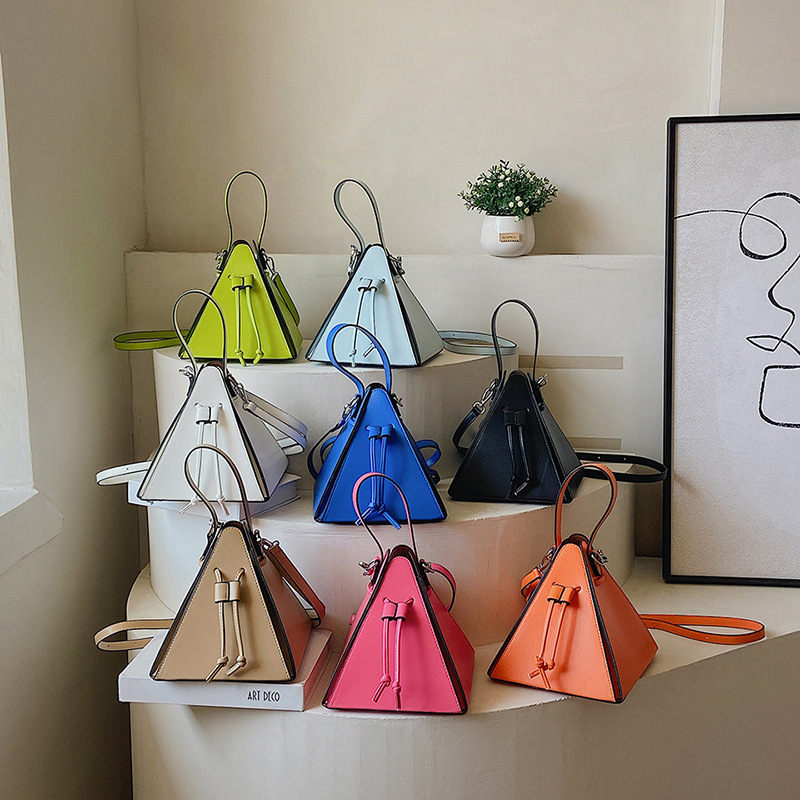 A trendy women's handbag with a unique design and a retro European and American style in 2022, featuring an ins single-shoulder crossbody bag full figure