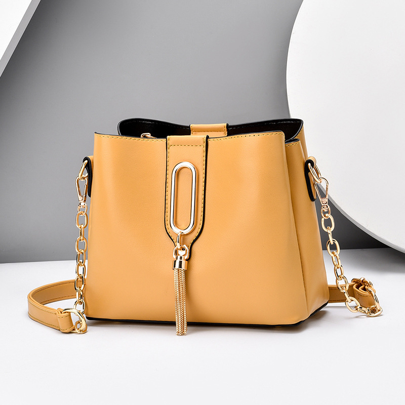 New 2022 solid color chain bag, fringed single-shoulder crossbody bag, trendy foreign trade consignment Item Picture