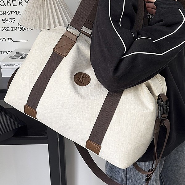 New short-distance travel bag, convenient and versatile handbag, waterproof storage large bag, men's and women's large-capacity fashionable single-shoulder bag Specification drawing