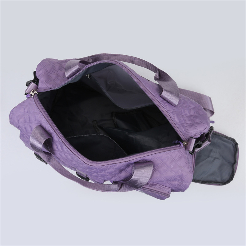 New dry-wet separation luggage bag with a drawstring, large-capacity travel bag, multi-functional single-shoulder sports and fitness bag for women Application Scenario