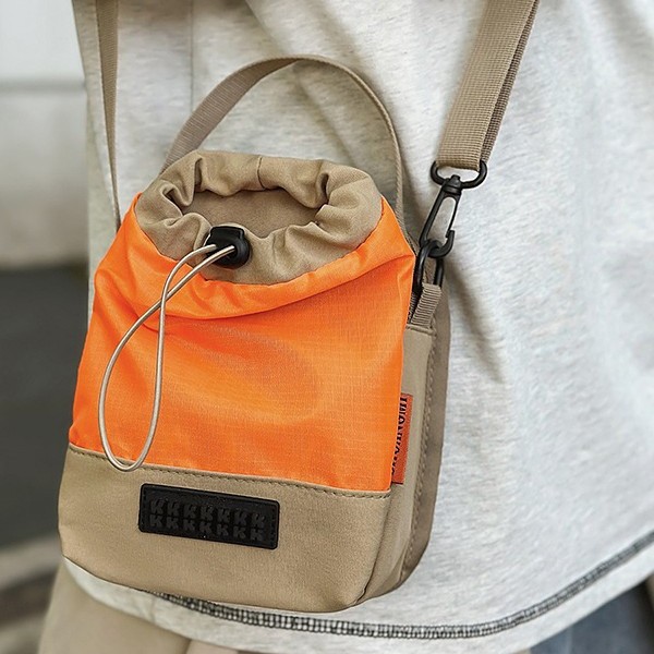Cross-border color-blocking water cup bag, large-capacity multi-layer lightweight travel water cup bag, single-shoulder crossbody bag, bucket bag, clutch bag Specification drawing
