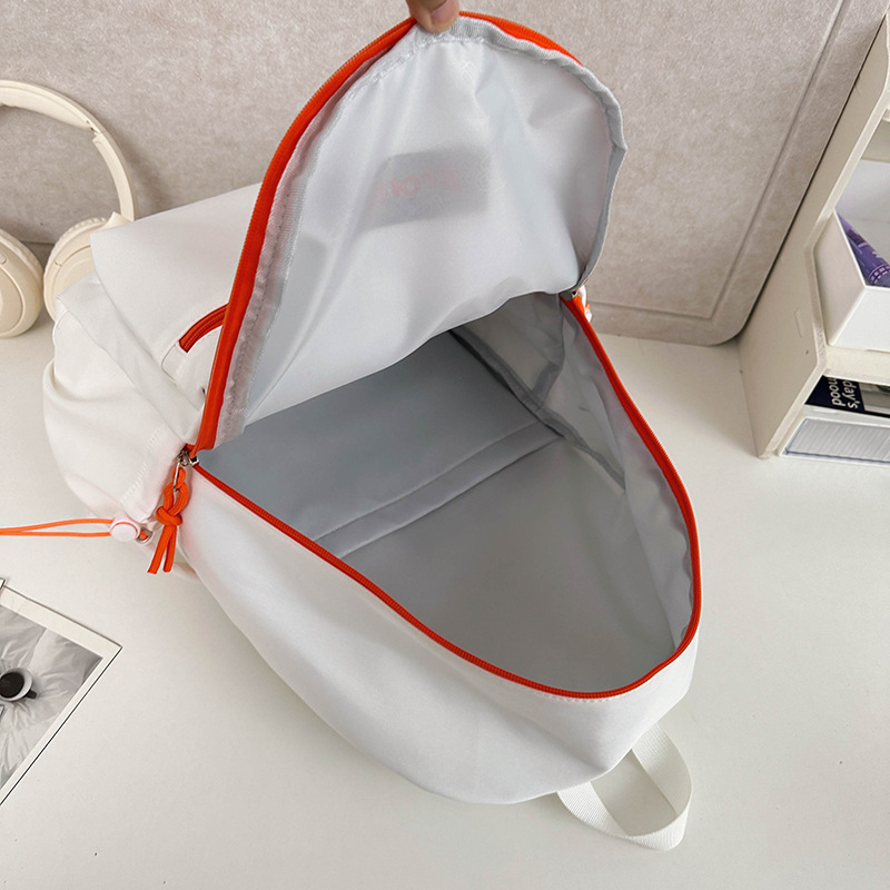 Korean-style Instagram niche and simple schoolbag for girls in grades three to six, large-capacity backpack for junior high school students to travel Application Scenario