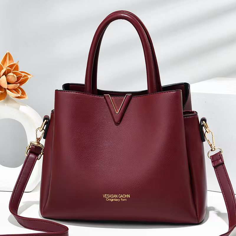 New 2022 all-season versatile crossbody bag for women, a fashionable single-shoulder bag for women, a simple handbag, and an export bag for women full figure