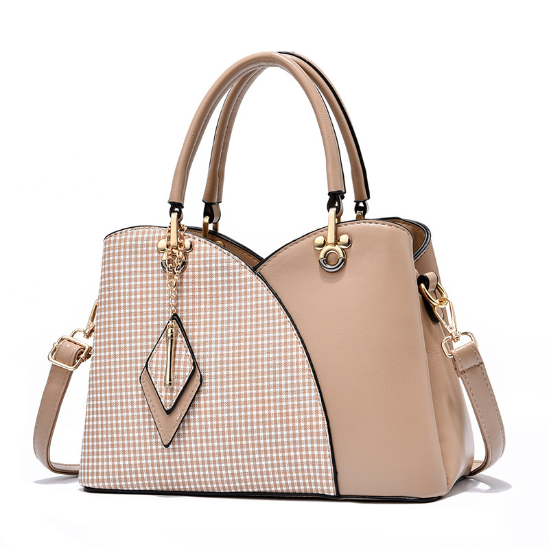 The 2022 new trendy and fashionable handbag, a single-shoulder crossbody bag, is a versatile and elegant commuting lady's bag Specification drawing
