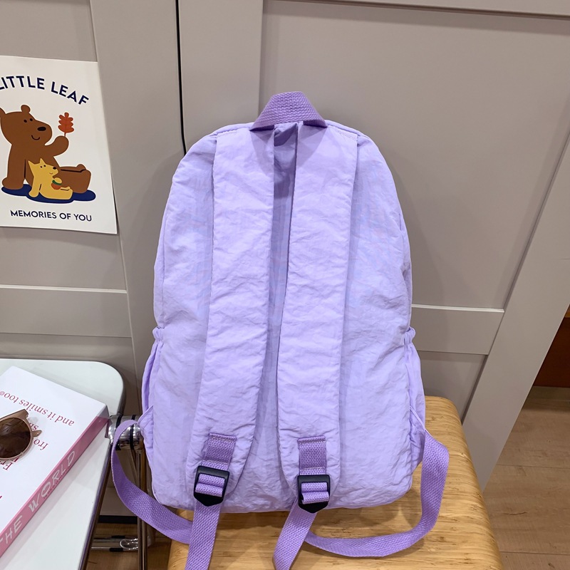 A foldable, lightweight and breathable backpack for women's travel, outdoor hiking and mountain climbing, a laid-back schoolbag for women Specification drawing