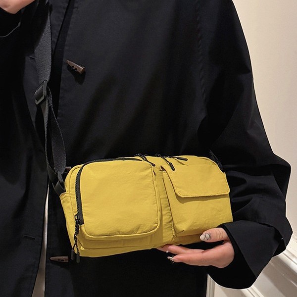 Fashionable and casual multi-pocket crossbody bag, single-shoulder postman bag, camera bag, underarm bag, unisex crossbody bag full figure
