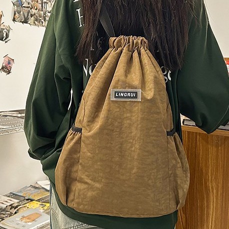 Niche design men's and women's commuting casual backpacks, large-capacity outdoor bags, class bags, trendy and cool series couple backpacks full figure