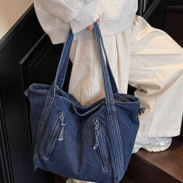 Simple woven women's casual hand-held large bag 2023 autumn/Winter fashion new single-shoulder bag Mommy Tote bag Application Scenario