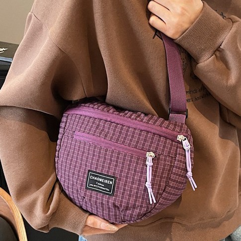 Stylish underarm texture crossbody women's bag 2025 New solid color retro fresh style fashionable design single-shoulder crossbody bag Application Scenario