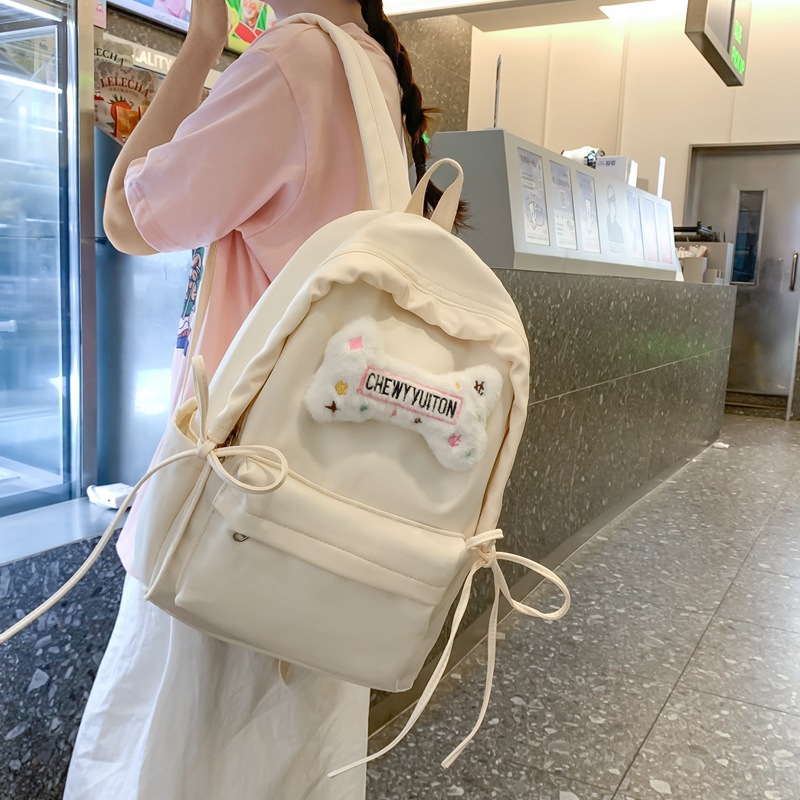 This year, solid-colored, simple and versatile casual backpacks are in vogue for junior high school students and girls details Picture