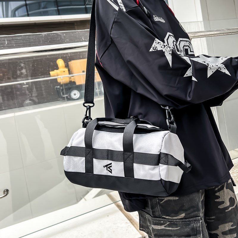 Men's 2024 new lightweight sports bucket bag, commuter single-shoulder bag, trendy brand hand-held yoga and fitness bag for women details Picture