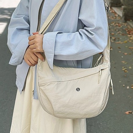 Crossbody bag for women 2025 New large-capacity single-shoulder bag, versatile for sports, dumpling bag for women, casual commuter messenger bag Specification drawing