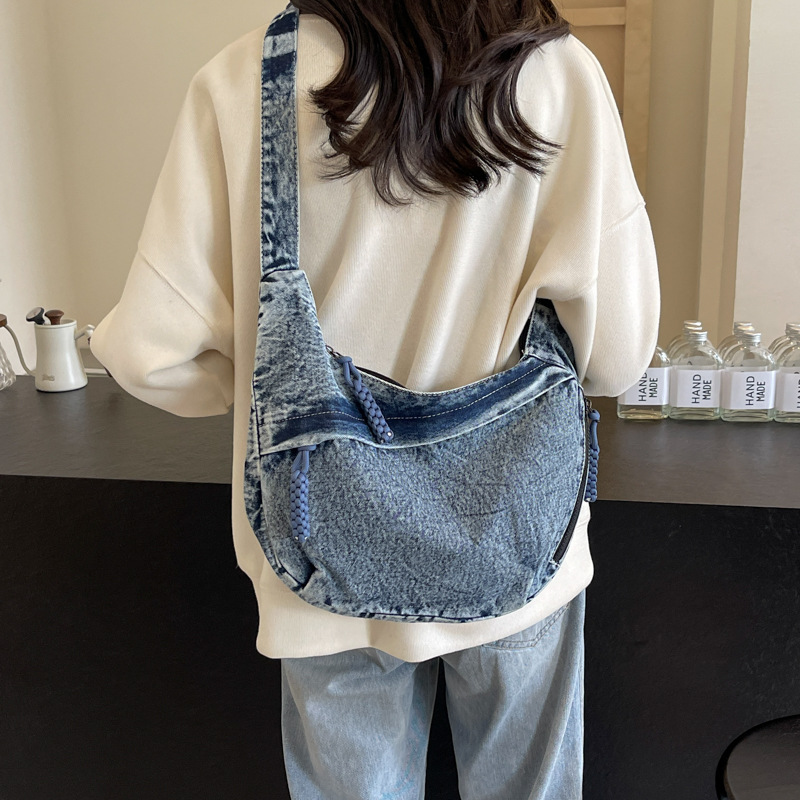 Japanese-style InS-style casual and versatile canvas bag, crossbody bag, large-capacity dumpling bag for female college students' commuting to class details Picture
