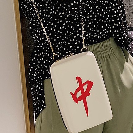 The 2022 new stylish and individualistic mahjong bag, a Korean version single-shoulder crossbody small square bag with text print for women details Picture