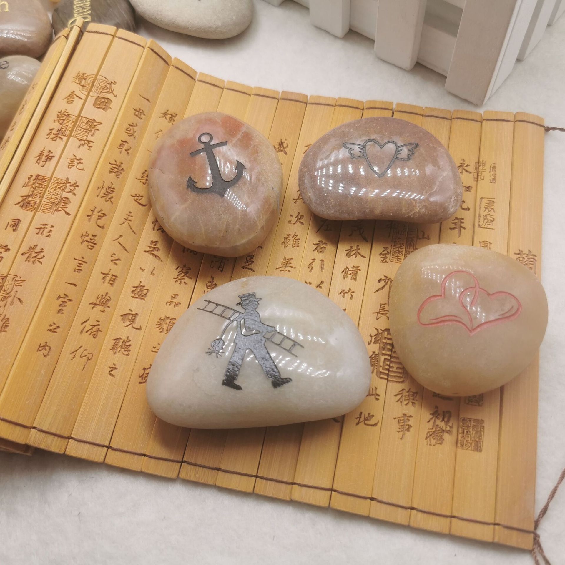 Wholesale of natural pebbles, rain flower stones, engraved stones, stone carved stones and logos from manufacturers Application Scenario