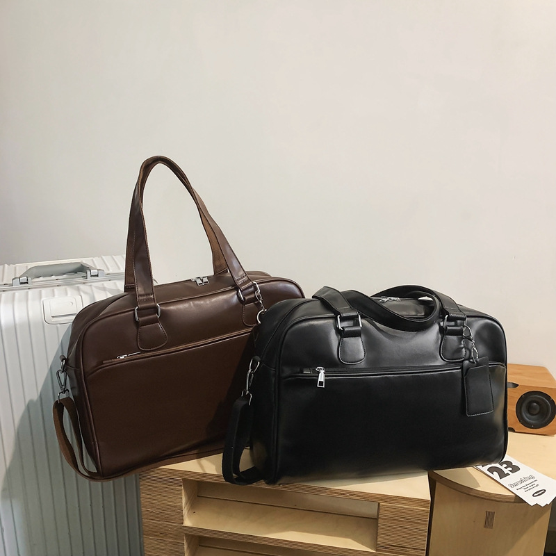 New PU hand-held large-capacity travel bag for men and women, long and short business trip luggage bag, trendy casual yoga and fitness bag Application Scenario