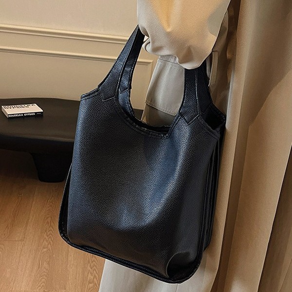 New solid color versatile large-capacity bucket bag, leather crossbody fashionable and niche vegetable basket handbag, casual women's bag details Picture