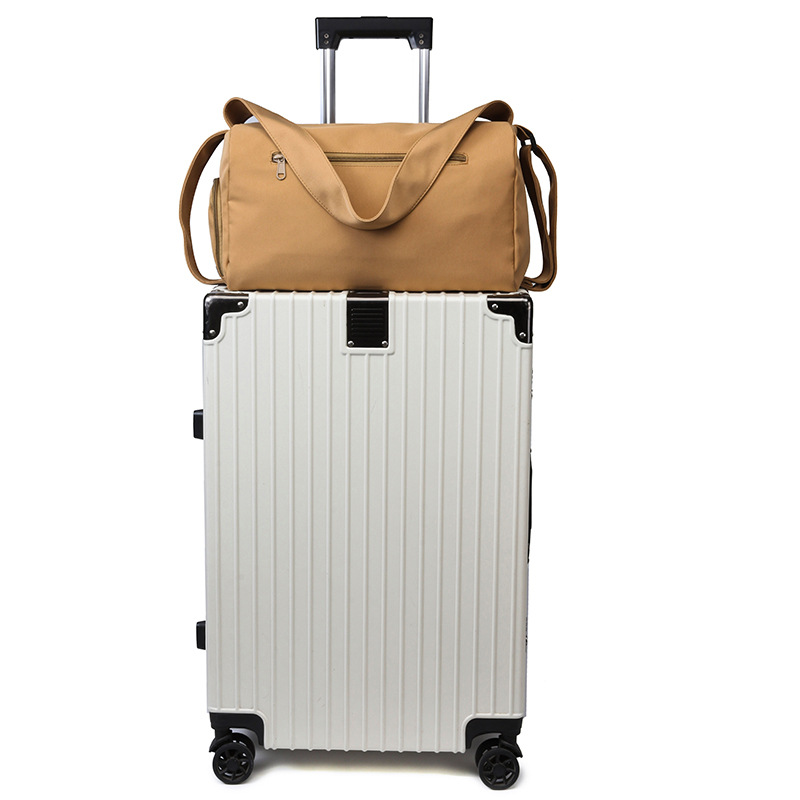 New multi-functional lightweight travel bag with large capacity, hand-held shoulder storage bag and Logo printed sports and fitness bag Item Picture