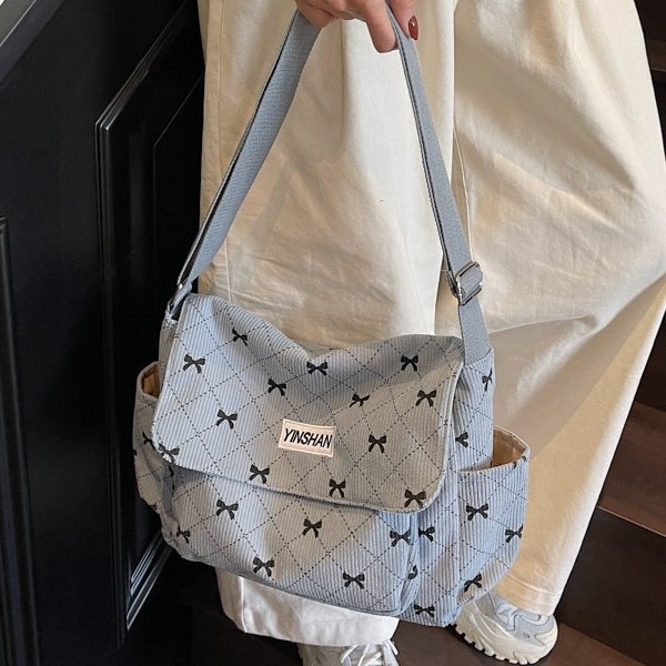 A simple, fashionable and casual large-capacity crossbody bag with a bow design from Japan and South Korea details Picture