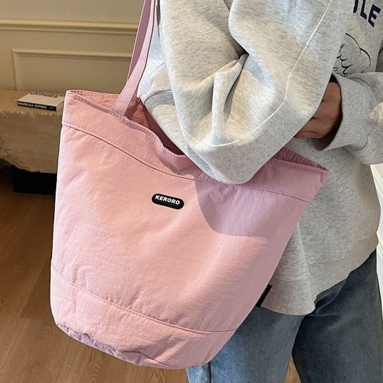 Lazy style large-capacity canvas bag for women, new 2025 Korean fashion handbag, versatile commuting bucket tote bag full figure