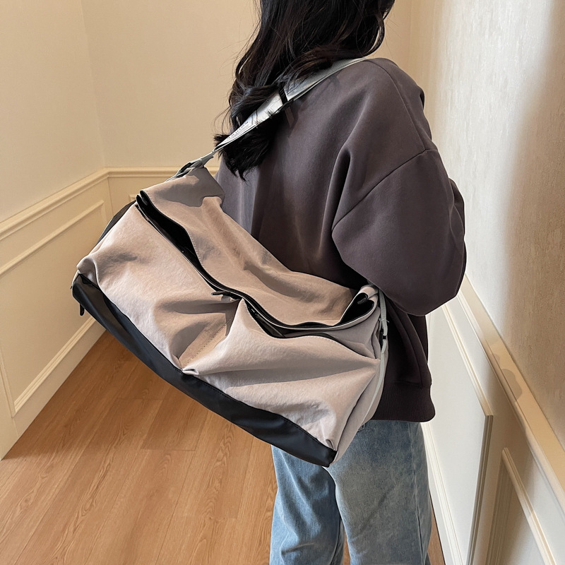 Cool and trendy couple sports and fitness bag, large-capacity casual and simple single-shoulder bag, multi-pocket short-distance storage travel bag Specification drawing