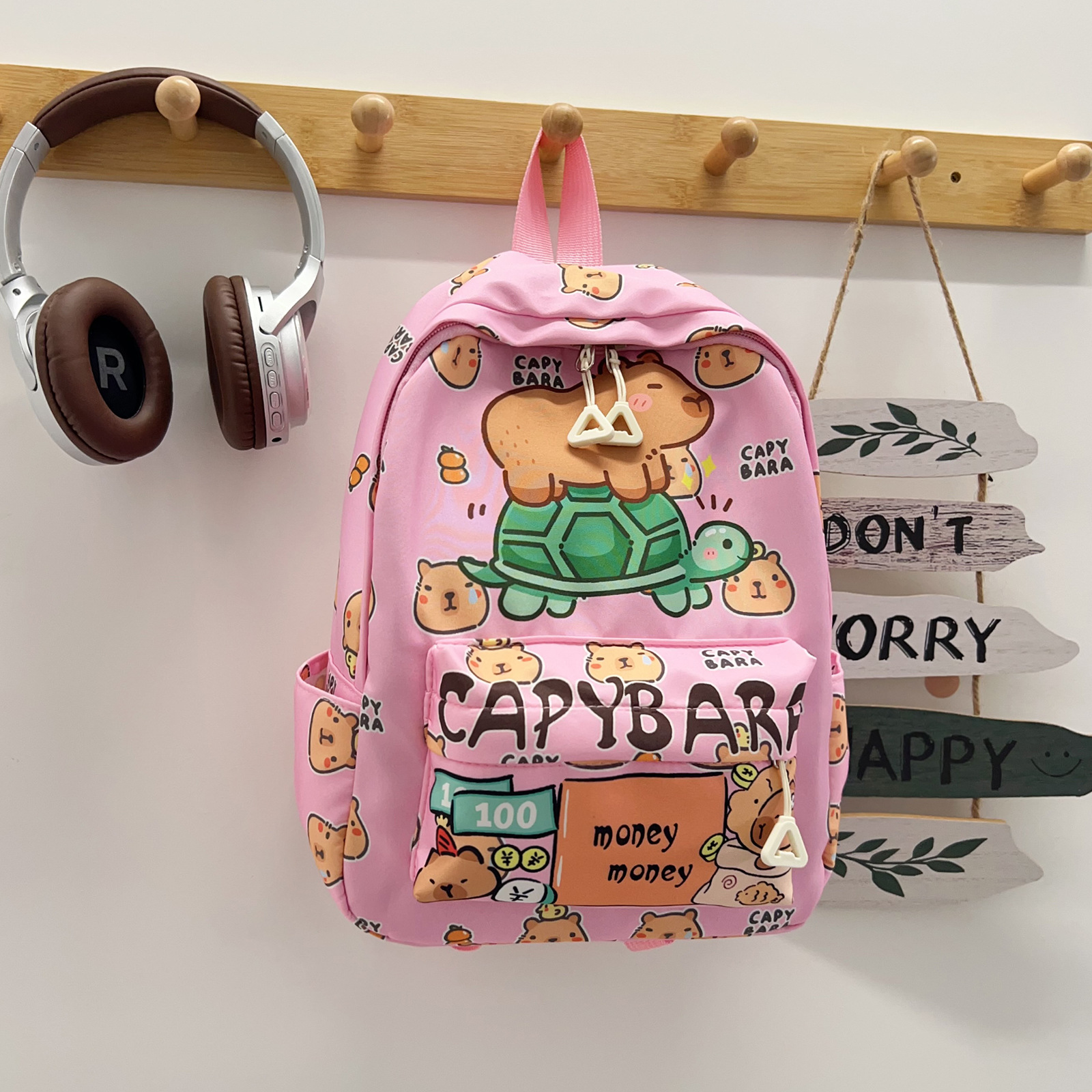 Capibala cute printed children's schoolbag, large-capacity lightweight backrest schoolbag, high appearance level trendy bag for girls' middle school students Application Scenario