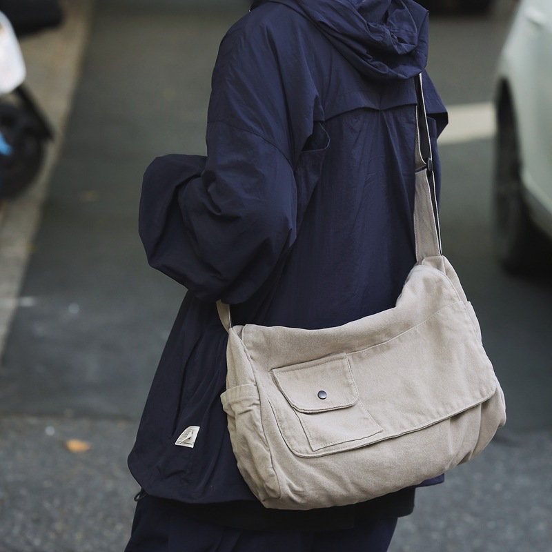 Japanese-style washed canvas bags for men and women, laid-back single-shoulder crossbody bags, artistic college student class bags, casual postman bags Specification drawing