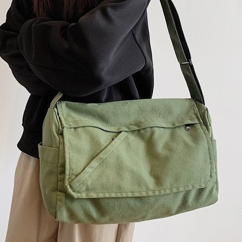 Postman bag for both men and women, new Spring 2025 large-capacity canvas crossbody bag, single-shoulder bag, casual school bag full figure