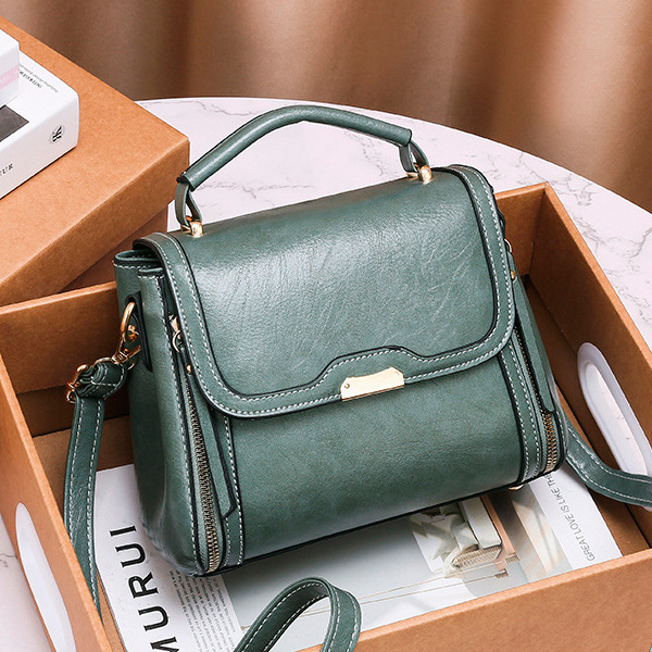 "2022 New style women's crossbody small square bag, retro and fashionable handbag, one-piece consignment for live-streaming sales by Internet celebrities. Application Scenario