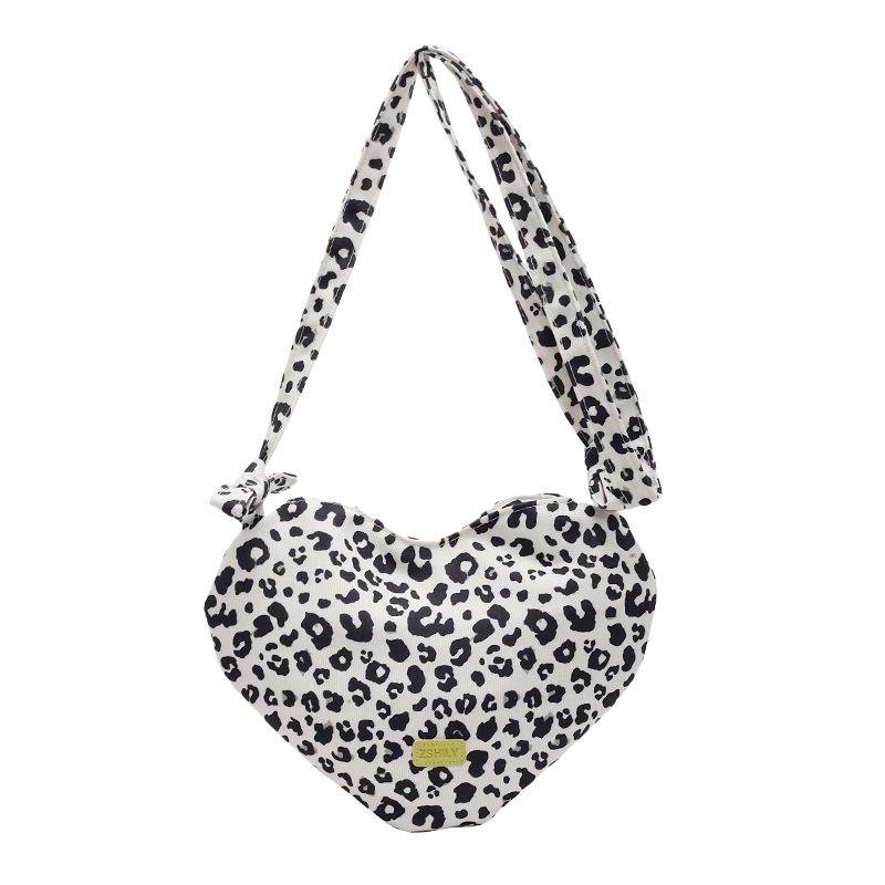 The new 2024 autumn/winter collection features a high-appeal design sense leopard print bag, a fashionable mini heart-shaped bag for women, and a versatile crossbody bag Item Picture