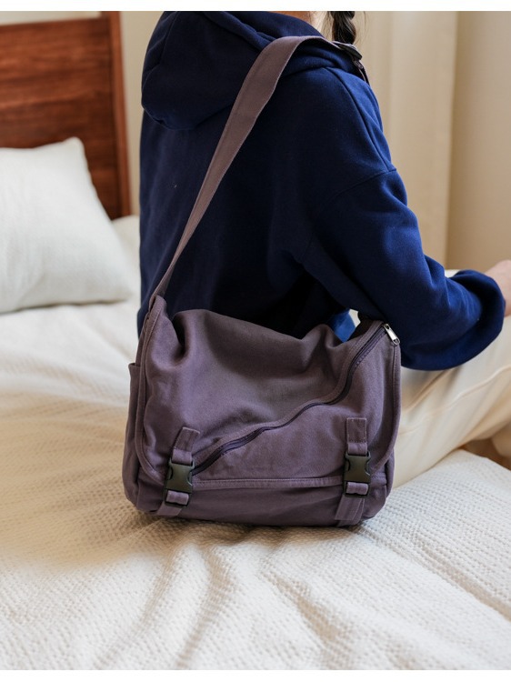 Workwear-style crossbody bag for women, fashionable Japanese style for men, and teenagers. Large-capacity street style trendy single-shoulder casual bag full figure