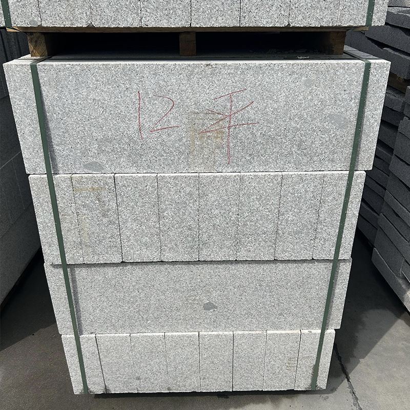 Sesame grey granite curb stones, five-flower road side stones, curb stones, roadside stones, Shandong grey marble Stone Factory Item Picture