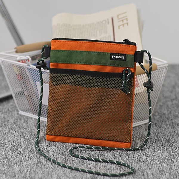 New nylon single-shoulder small square bag for women 2025 grid phone bag, casual, sporty and simple crossbody bag phone bag Application Scenario