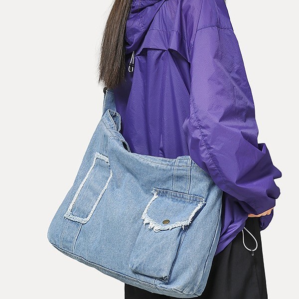 The large-capacity denim canvas bag for women has sparked a new trend of student schoolbags, travel tote bags and commuting single-shoulder bags details Picture
