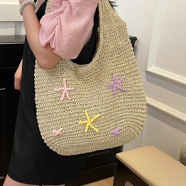New woven niche summer 2025 girlish travel bag, sweet straw woven, versatile and fashionable starfish handbag Application Scenario