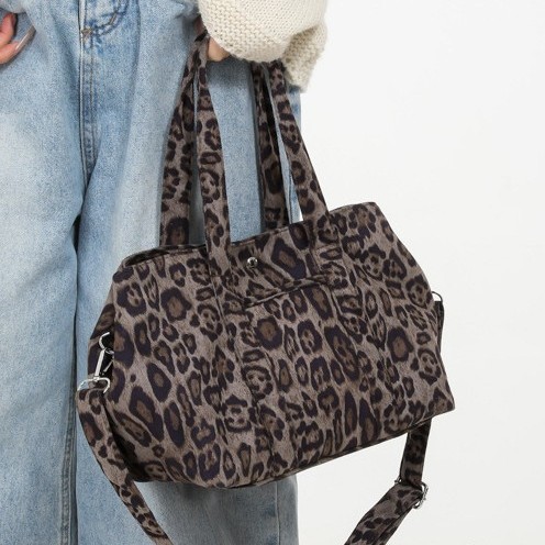 Fashionable women's bag leopard print handbag, new European and American retro women's single-shoulder armpit bag, large capacity single-shoulder bag details Picture