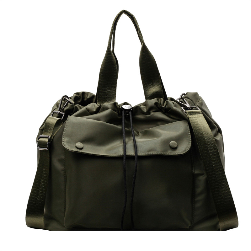 Large-capacity workwear drawstring handbag, women's outdoor sports and casual single-shoulder bag, versatile crossbody bag for commuting and travel Item Picture