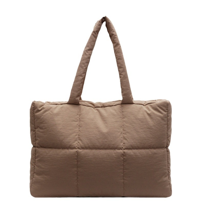 Cross-border large-capacity cotton-padded jacket bag for women, 2024 new style underarm single-shoulder bag, casual hand-held pleated cloud tote bag Item Picture