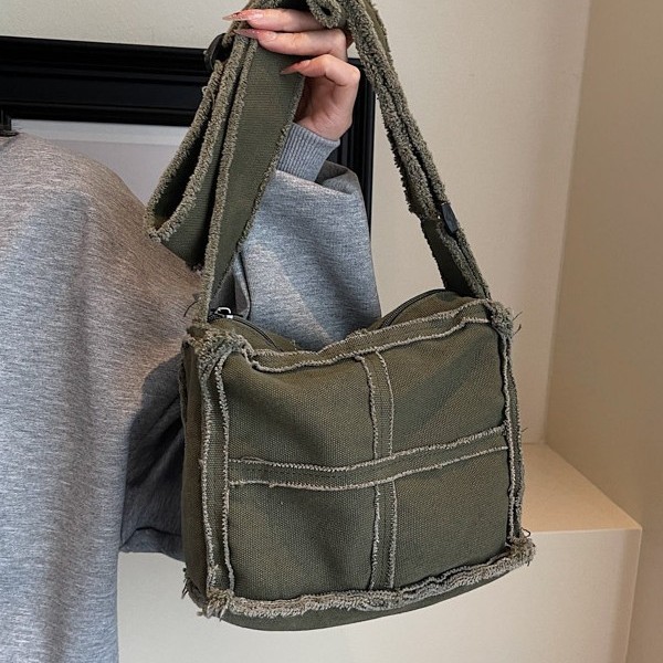 20253 New Japanese-style ins laid-back canvas small bag for women, retro aged frayed edges, student single-shoulder crossbody bag Specification drawing