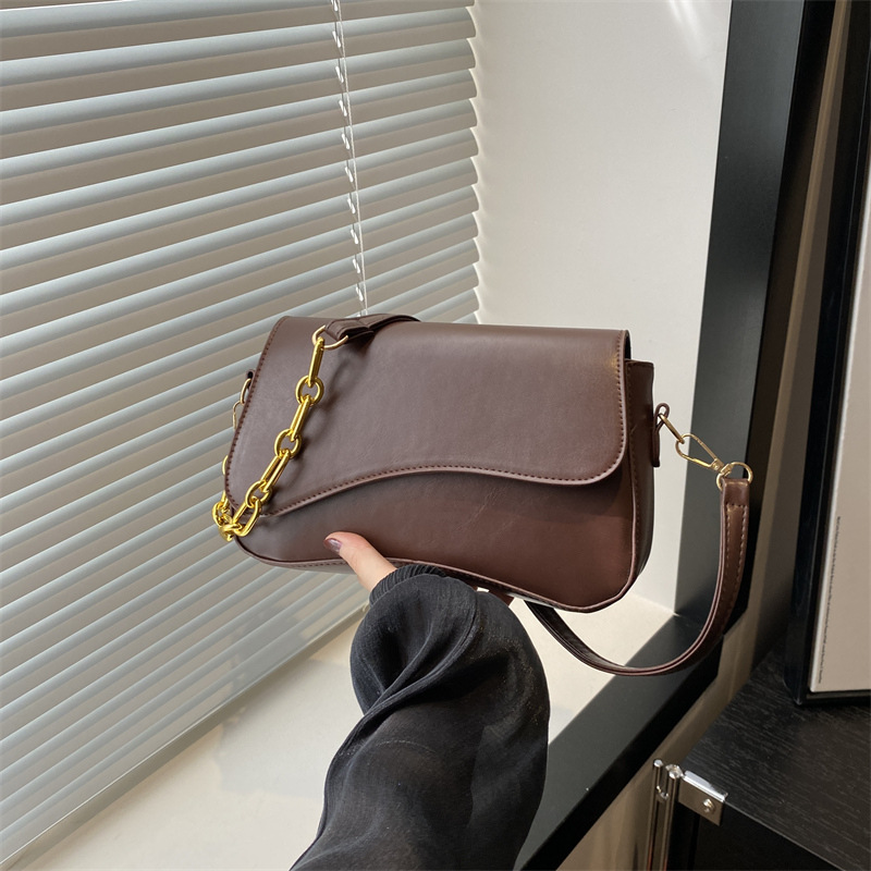 Cross-border niche quality single-shoulder underarm bag for women, 2024 new retro and versatile single-shoulder crossbody small square bag full figure