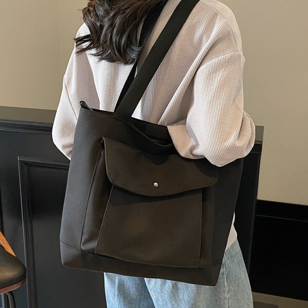 Hong Kong-style retro casual large-capacity tote bag for women 2025 new fashion trend hand-held cloth bag simple single-shoulder bag Application Scenario